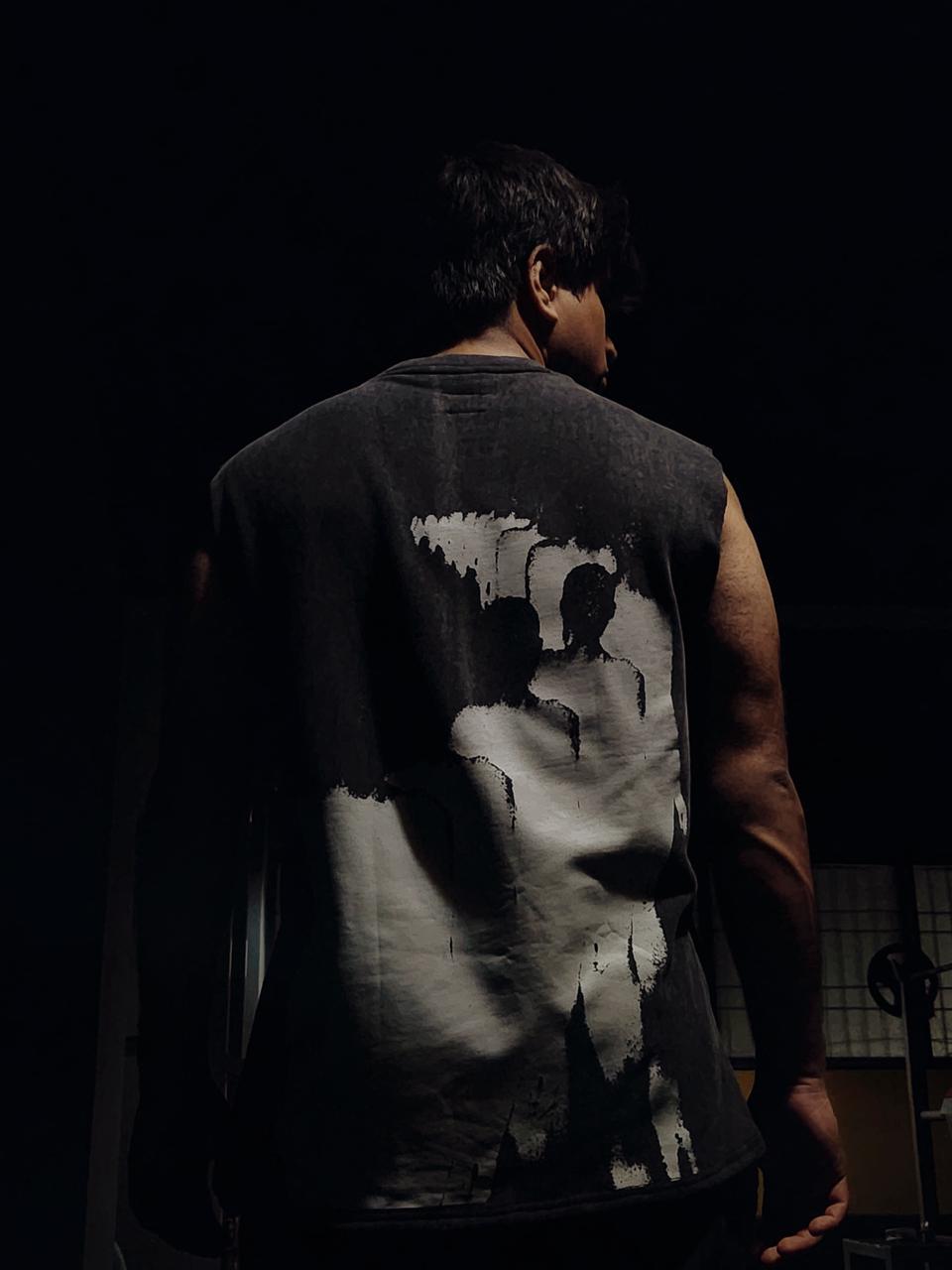 INCEPTION SLEEVELESS