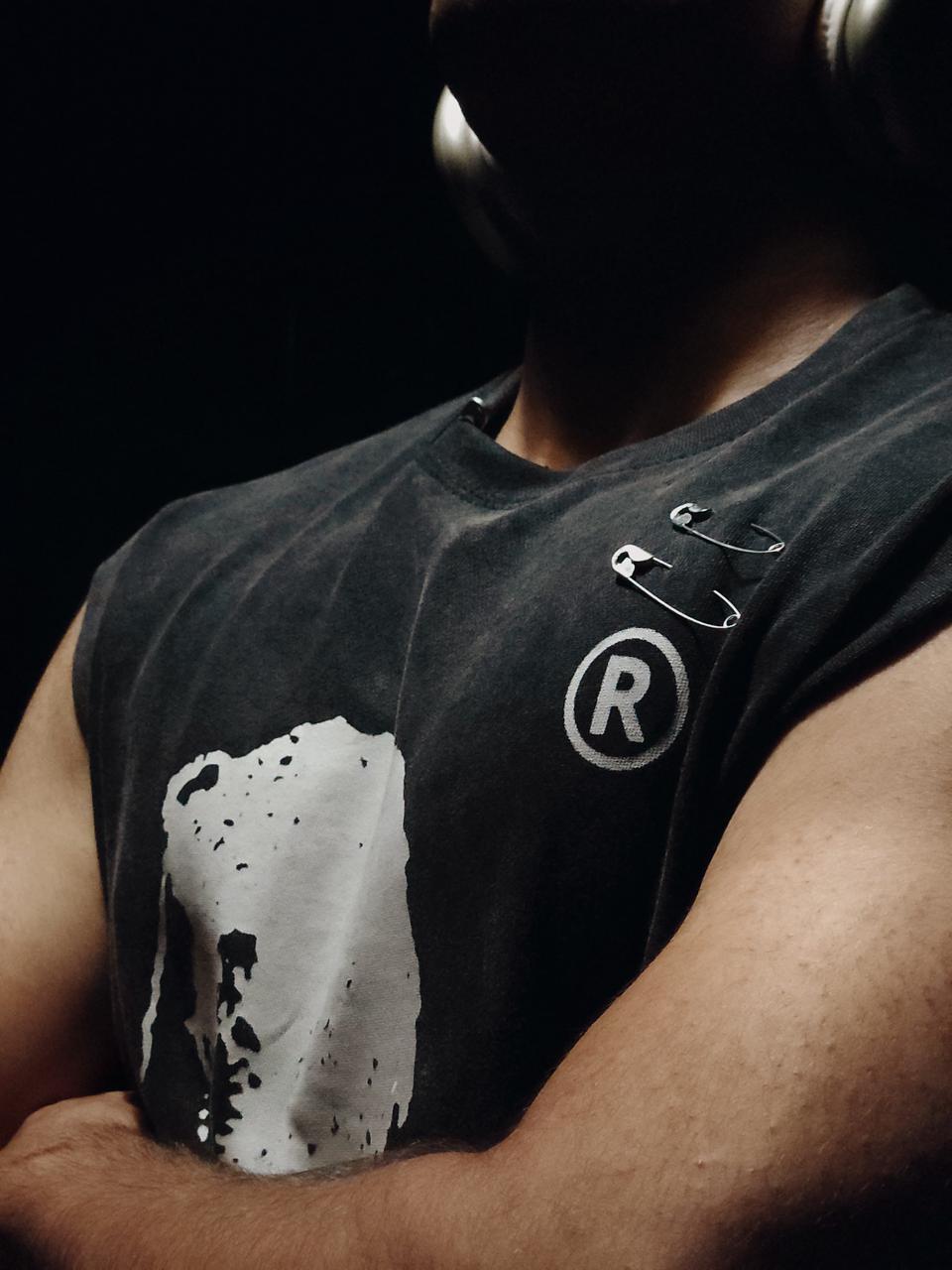 INCEPTION SLEEVELESS